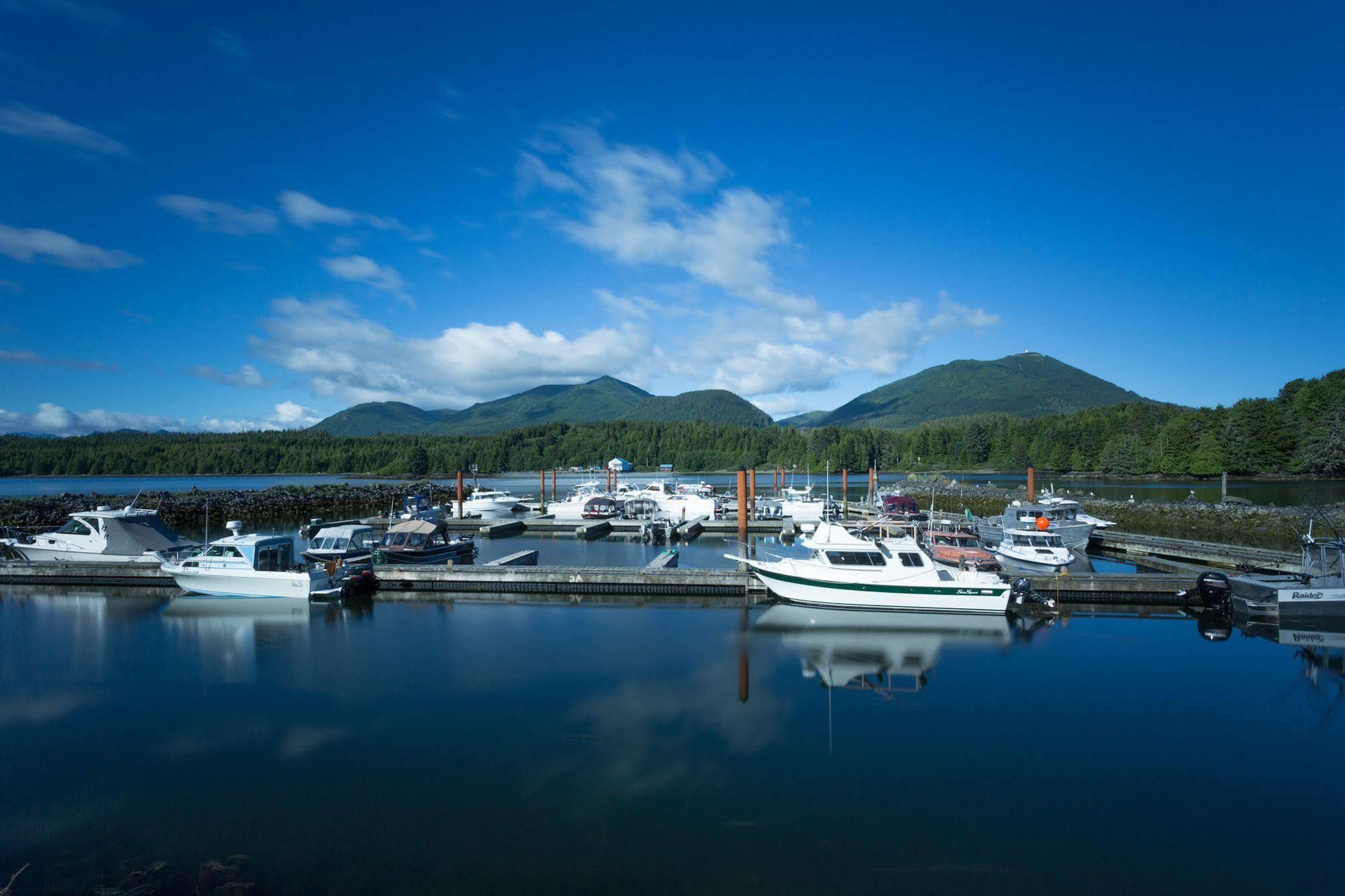 Island West Resort Ucluelet Exterior foto