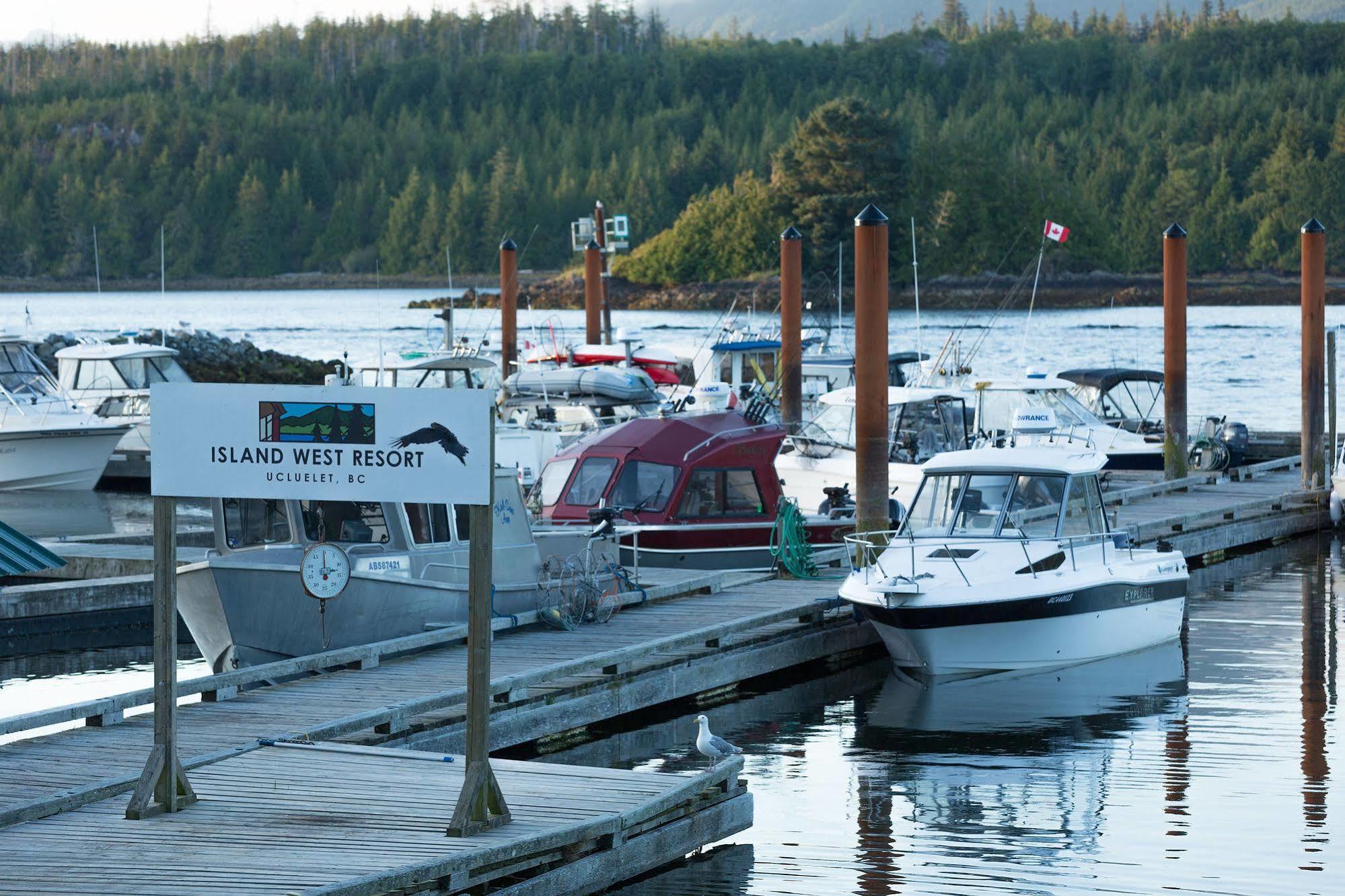 Island West Resort Ucluelet Exterior foto